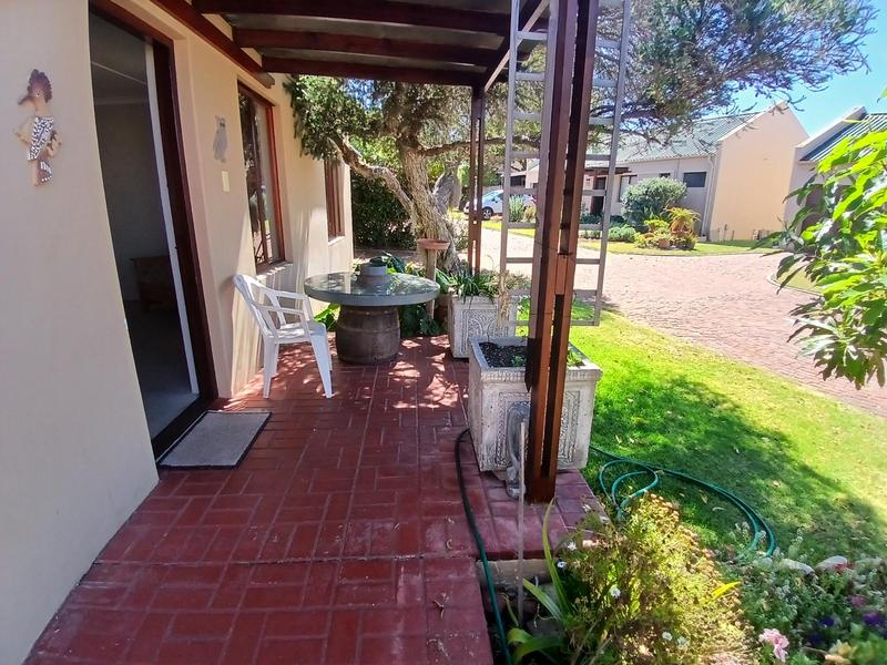 2 Bedroom Property for Sale in Stilbaai Wes Western Cape